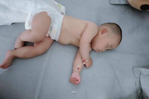 阳春三个月宝宝头围